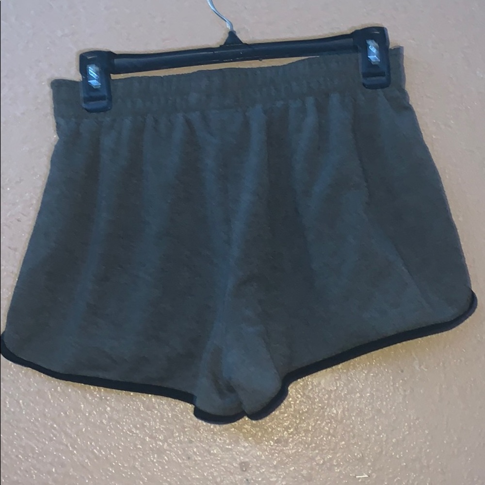 Shorts - Picture 2 of 4